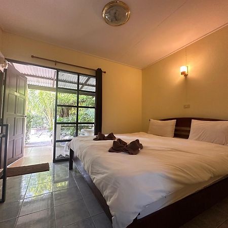 Blue Beach Resort Baanphakrimlay Екстер'єр фото